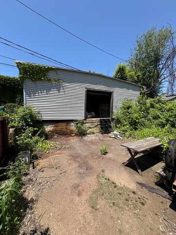 6 Burton, Worcester, MA 01607