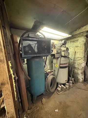 6 Burton, Worcester, MA 01607