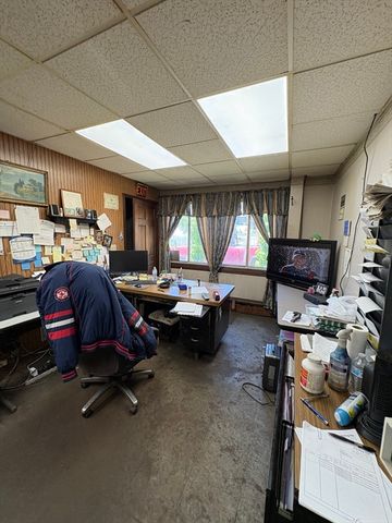 6 Burton, Worcester, MA 01607