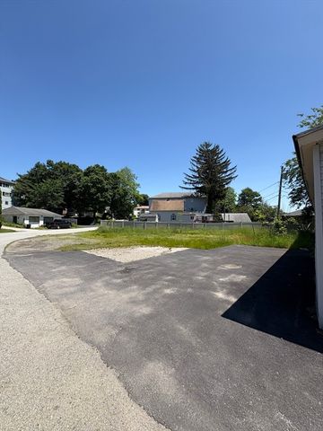 6 Burton, Worcester, MA 01607