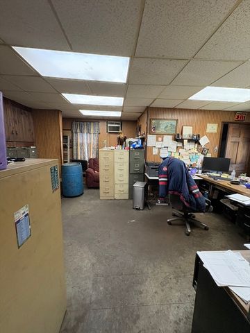 6 Burton, Worcester, MA 01607