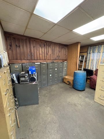 6 Burton, Worcester, MA 01607