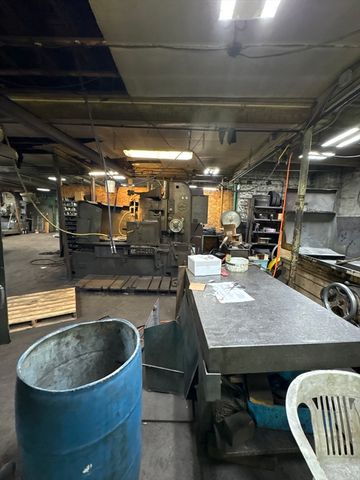 6 Burton, Worcester, MA 01607