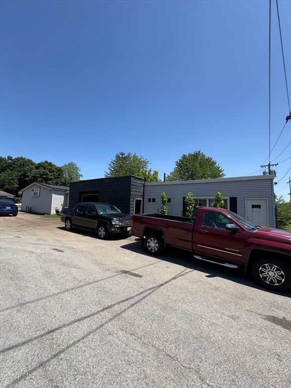 6 Burton, Worcester, MA 01607