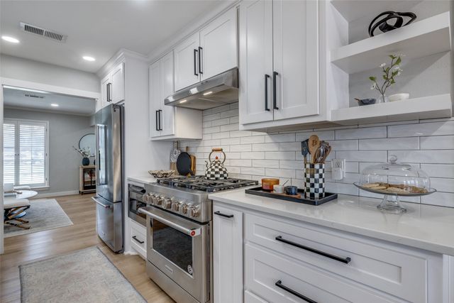 2501 High Oak Drive, Arlington, TX 76012