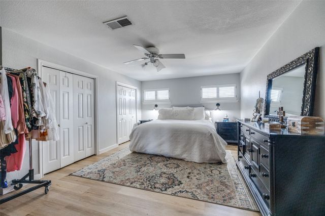 2501 High Oak Drive, Arlington, TX 76012