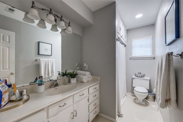 2501 High Oak Drive, Arlington, TX 76012
