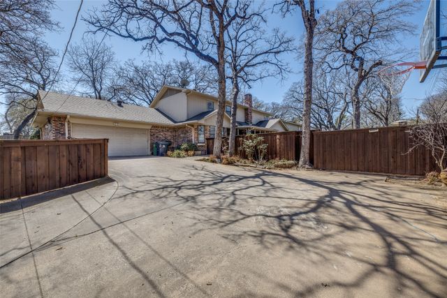 2501 High Oak Drive, Arlington, TX 76012