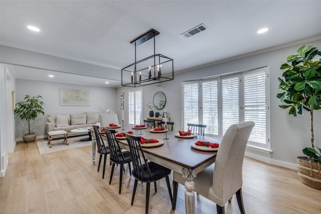 2501 High Oak Drive, Arlington, TX 76012