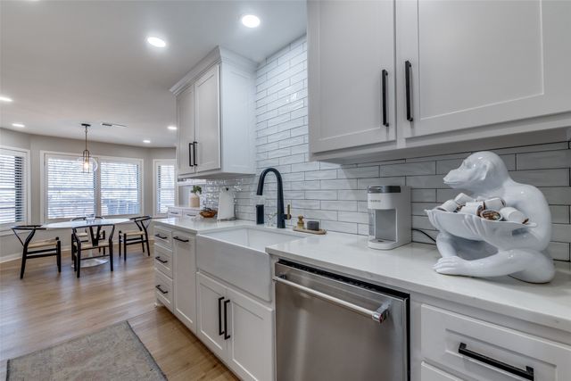 2501 High Oak Drive, Arlington, TX 76012