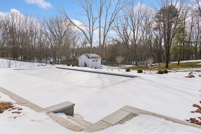 5120 Hooper Lake Road, Excelsior, MN 55331