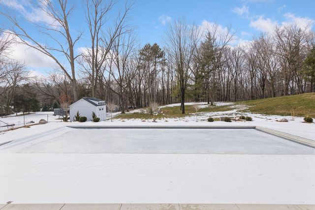 5120 Hooper Lake Road, Excelsior, MN 55331