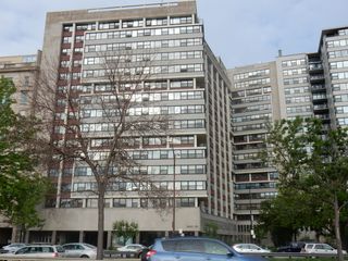 3410 N Lake Shore Drive 17J, Chicago, IL 60657