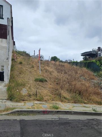 1142 N Stone, Los Angeles, CA 90063