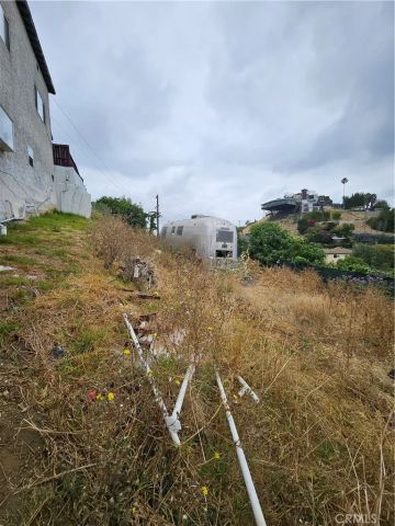 1142 N Stone, Los Angeles, CA 90063