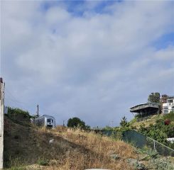 1142 N Stone, Los Angeles, CA 90063