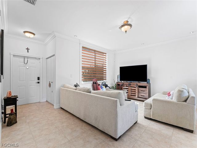 15111 NW 8th ST, Pembroke Pines, FL 33028