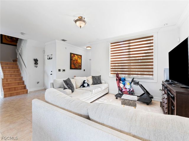 15111 NW 8th ST, Pembroke Pines, FL 33028