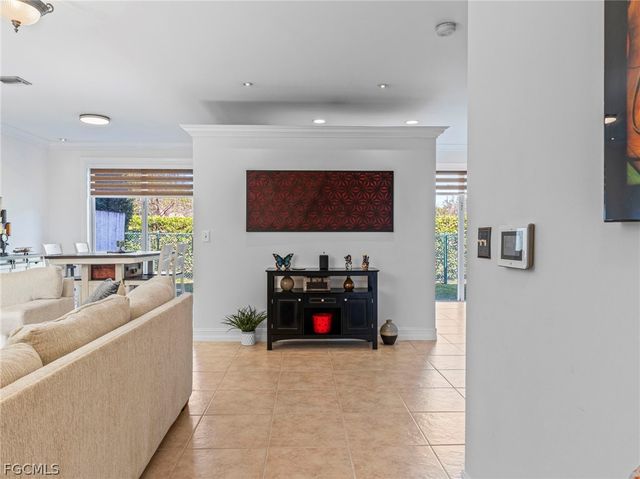 15111 NW 8th ST, Pembroke Pines, FL 33028