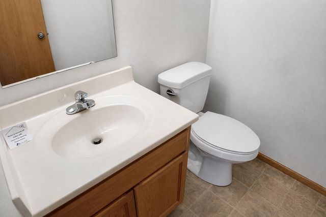 1450 Tower Lane NE 16, Cedar Rapids, IA 52402