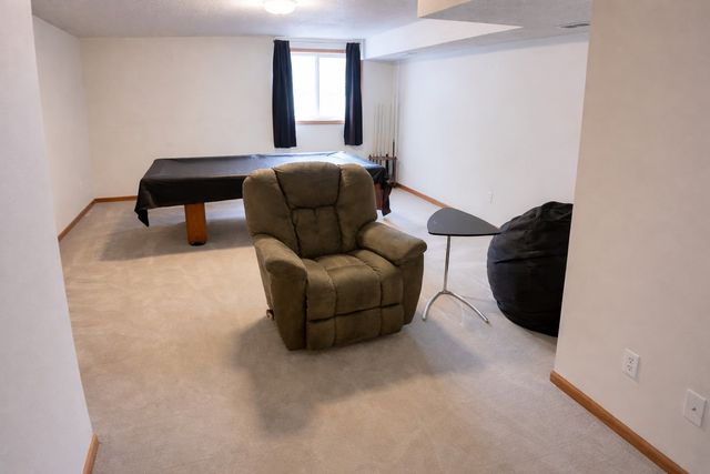 1450 Tower Lane NE 16, Cedar Rapids, IA 52402