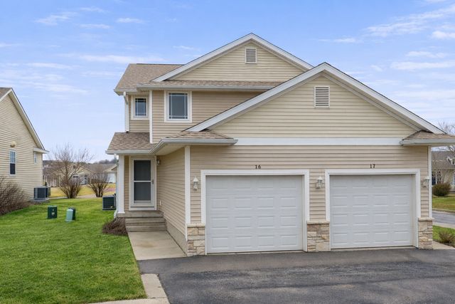 1450 Tower Lane NE 16, Cedar Rapids, IA 52402