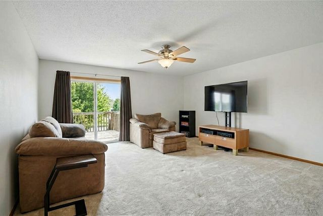 1450 Tower Lane NE 16, Cedar Rapids, IA 52402