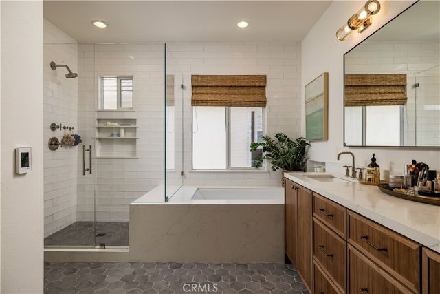 2001 Haven, Newport Beach, CA 92663