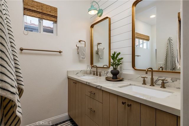 2001 Haven, Newport Beach, CA 92663