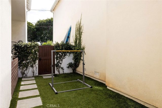 2001 Haven, Newport Beach, CA 92663