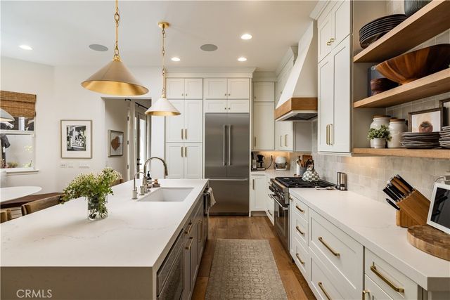 2001 Haven, Newport Beach, CA 92663