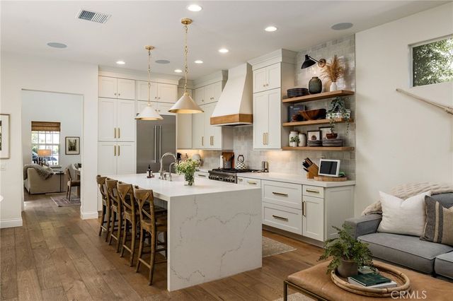 2001 Haven, Newport Beach, CA 92663