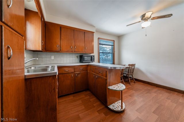 3911 Woodway Avenue, Parma, OH 44134