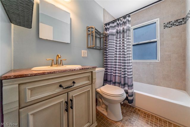 3911 Woodway Avenue, Parma, OH 44134