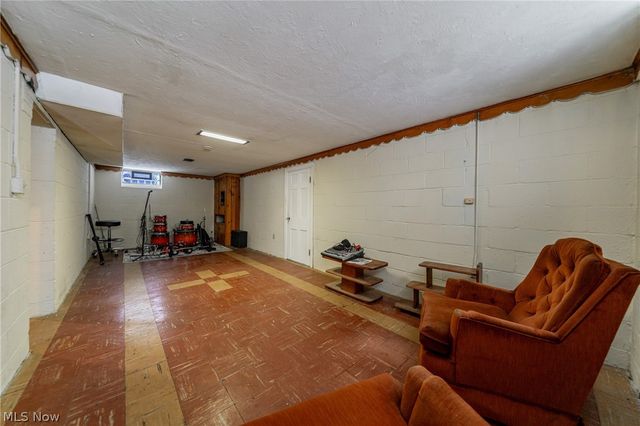 3911 Woodway Avenue, Parma, OH 44134