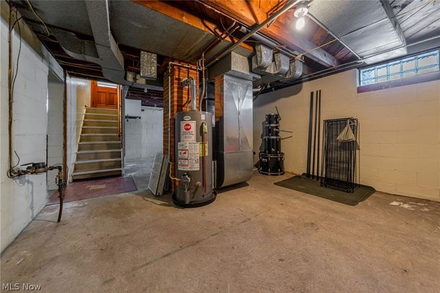 3911 Woodway Avenue, Parma, OH 44134