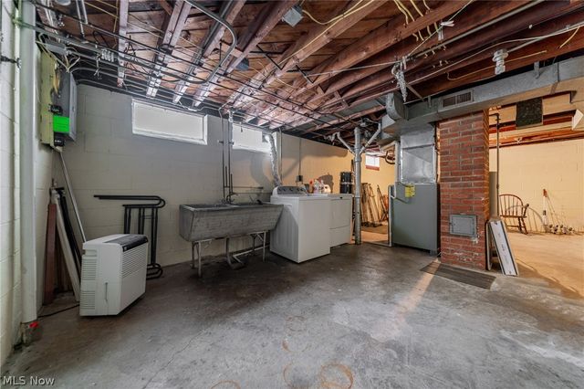 3911 Woodway Avenue, Parma, OH 44134