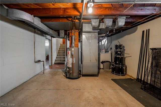 3911 Woodway Avenue, Parma, OH 44134