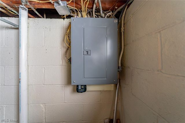 3911 Woodway Avenue, Parma, OH 44134