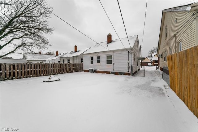 3911 Woodway Avenue, Parma, OH 44134