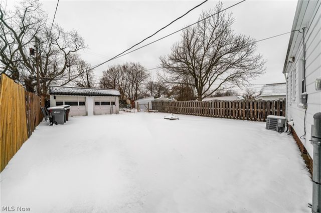 3911 Woodway Avenue, Parma, OH 44134