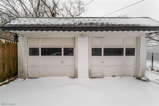 3911 Woodway Avenue, Parma, OH 44134