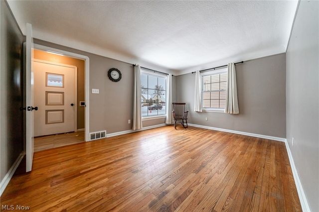 3911 Woodway Avenue, Parma, OH 44134