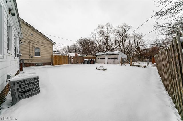 3911 Woodway Avenue, Parma, OH 44134