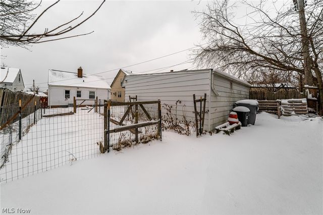 3911 Woodway Avenue, Parma, OH 44134