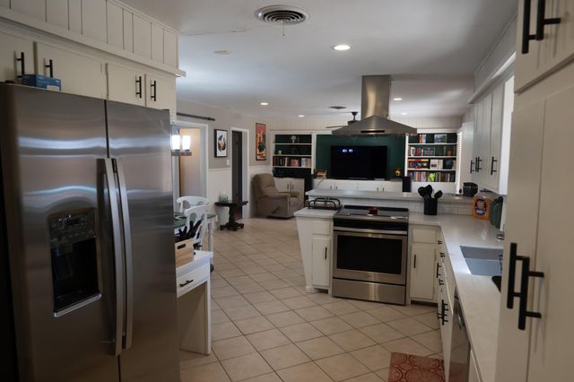 2305 57th Street, Lubbock, TX 79412