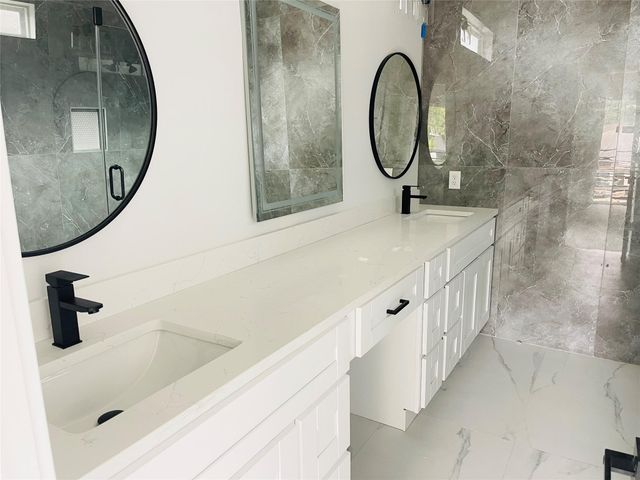 7203 Weyburn Street, Houston, TX 77028