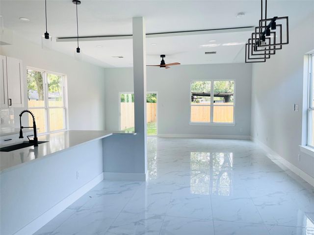 7203 Weyburn Street, Houston, TX 77028