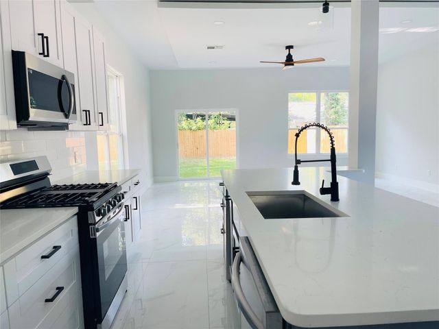 7203 Weyburn Street, Houston, TX 77028