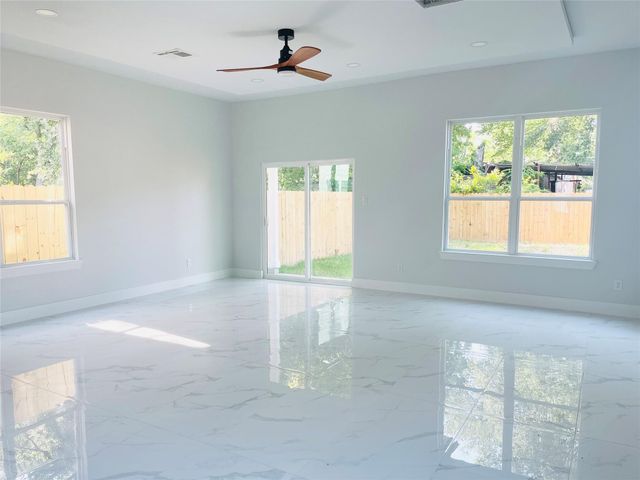 7203 Weyburn Street, Houston, TX 77028